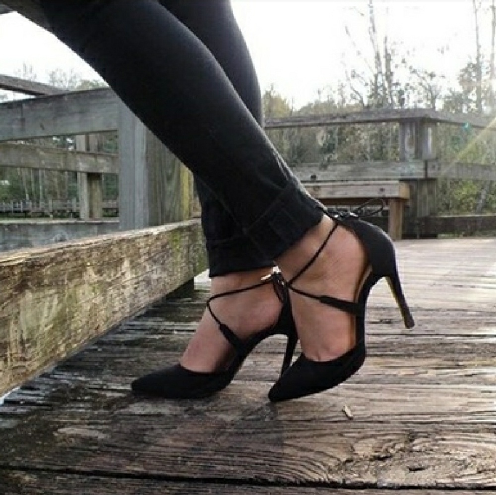 Adorable Pointy Lace-up Heels